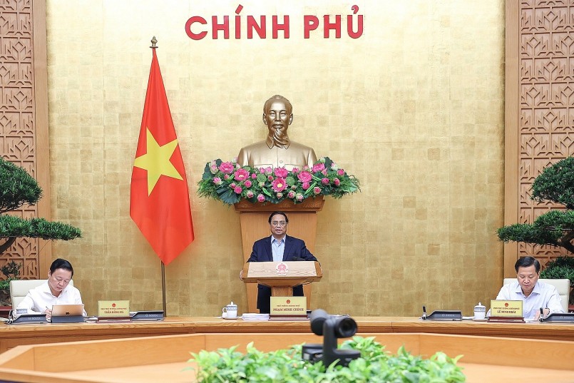 Thủ tướng tiếp tục nhấn mạnh ưu tiên tập trung tháo gỡ khó khăn cho sản xuất kinh doanh và bảo đảm đời sống nhân dân. Ảnh: VGP