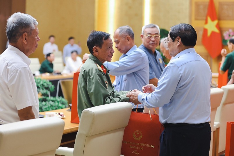 Thủ tướng vui mừng, phấn khởi khi thấy các đại biểu vui khỏe, lạc quan, yêu đời và có nhiều đóng góp tích cực cho cộng đồng, xã hội. Ảnh: VGP