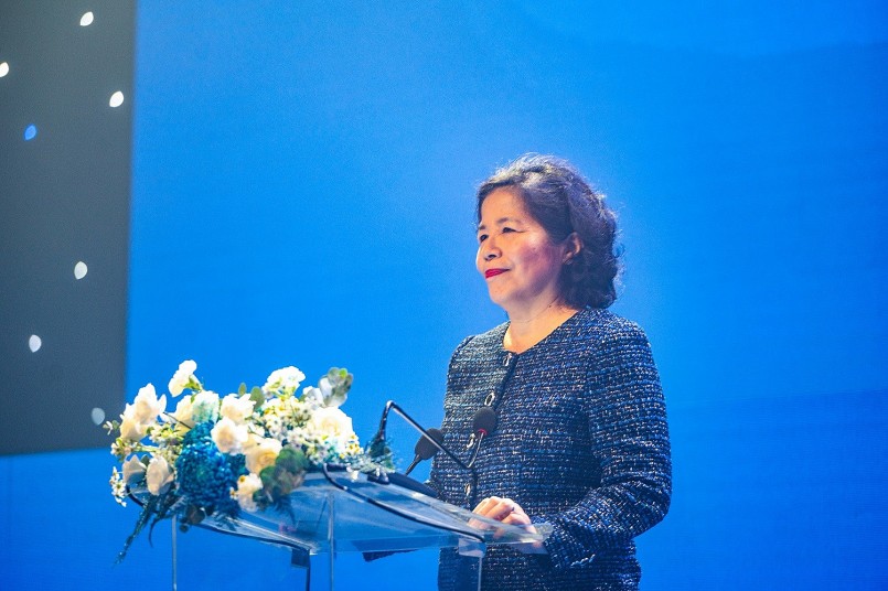 Bà Mai Kiều Liên - Tổng Gám đốc Vinamilk phát biểu về lần tái định vị thương hiệu lần này. Theo đó, việc ra mắt bộ nhận diện thương hiệu mới phản ánh tinh thần “táo bạo, quyết tâm, luôn là chính mình” của Vinamilk cùng lời cam kết: “Mỗi sản phẩm sẽ là lời hứa dinh dưỡng dành cho bạn và những người thân quý.”