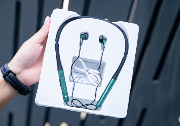 Đây là chiếc tai nghe "hot nhất nhì" hiện nay: Giá quá rẻ, nội thất quá "xịn"