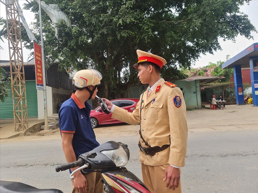 CSGT Thanh Hoá: Xử lý hơn 8.600 trường hợp vi phạm nồng độ cồn, xử phạt gần 35 tỷ đồng CSGT Thanh Hoá: Xử lý hơn 8.600 trường hợp vi phạm nồng độ cồn, xử phạt gần 35 tỷ đồng