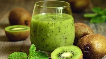 Hỗ trợ điều trị táo bón bằng nước ép trái cây