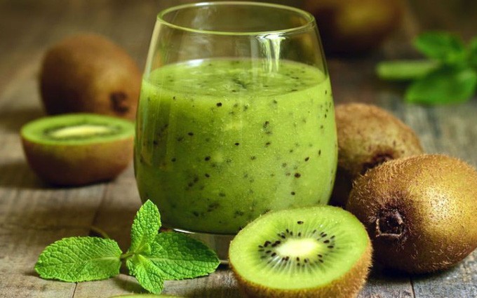Nước ép kiwi giúp điều trị táo bón 