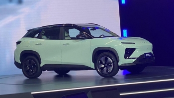 Chery eQ7 - SUV điện Trung Quốc giá cực ''hạt rẻ'', nội thất cực''xịn''