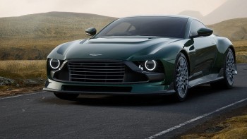ASTON MARTIN VALOUR số sàn bản giới hạn ra mắt