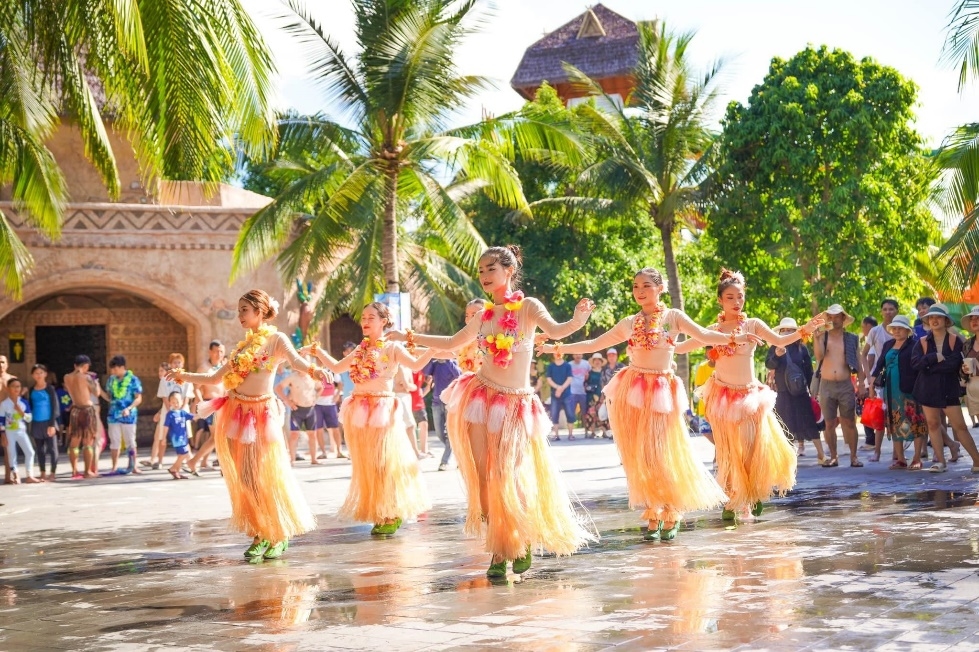 Top 5 trải nghiệm không thể bỏ lỡ của fan 8Wonder tại VinWonders Nha Trang 2