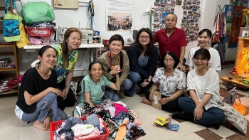 Tái chế vải vụn bảo vệ môi trường từ những người đặc biệt