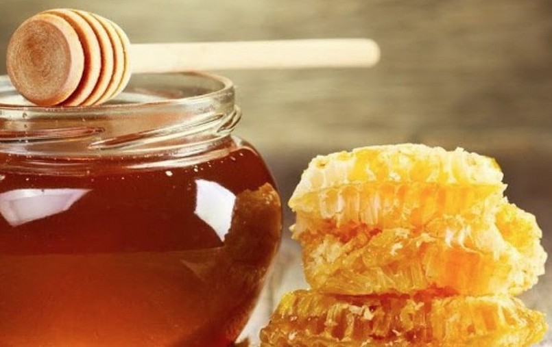 mật ong ruồi tự nhiên giá hiện tại là 1 triệu đồng/lít. 