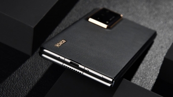 Lộ diện Smartphone gập mỏng nhẹ nhất thế giới