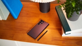 Đầu tháng 7/2023 Samsung Galaxy S22 Ultra giảm sốc đến đâu mà làm iPhone 13 "điêu đứng"