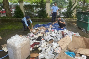 Đắk Lắk: Tiêu hủy lượng lớn hàng hóa không rõ nguồn gốc, xuất xứ