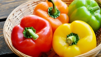 Ớt chuông ăn sống hay ăn chín tốt hơn?
