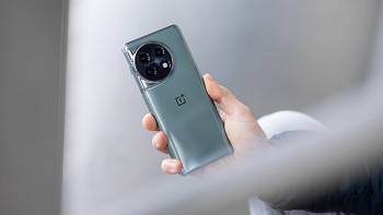 "Phát sốt" trước OnePlus 12: Màn hình OLED cong 120Hz, chip SD8 Gen 3, sạc nhanh 150W,...