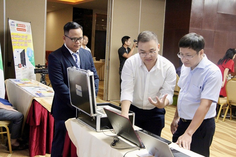 Hệ thống lưu trữ năng lượng điện gió, điện mặt trời cho công nghiệp và thương mại Hệ thống lưu trữ năng lượng điện gió, điện mặt trời cho công nghiệp và thương mại