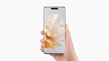 Mate 60 sẽ có "Dynamic Island" như iPhone, camera "khủng" thách thức cả Mặt Trời và Mặt Trăng