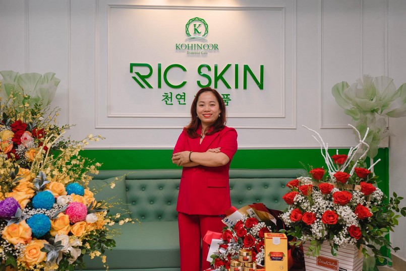 Nữ dược sĩ Hoàng Anh và cơ duyên bén với nghề "thuốc" Nữ dược sĩ Hoàng Anh và cơ duyên bén với nghề "thuốc"