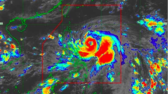 Bão Doksuri khả năng mạnh lên thành siêu bão