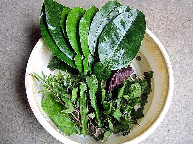 Tắm lá bưởi mang lại lợi ích đáng kinh ngạc cho làn da