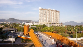 Cầu đi bộ hữu nghị Việt – Nhật tại Đà Nẵng thu hút nhiều du khách tham quan