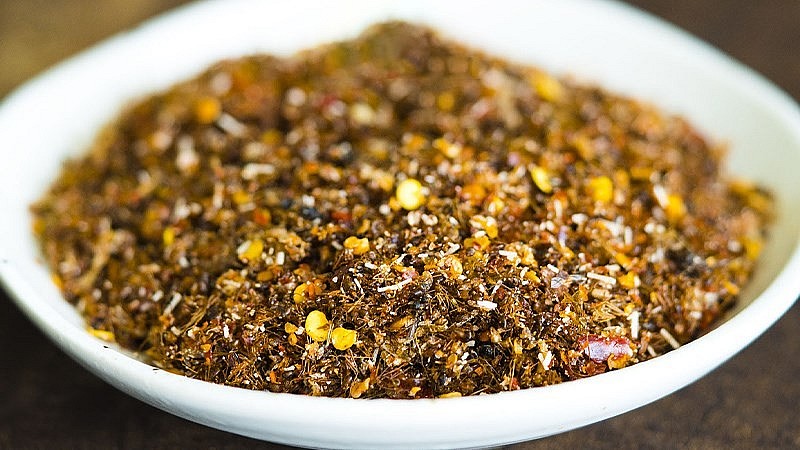 Muối kiến vàng là một trong những đặc sản nổi tiếng của tỉnh Gia Lai, Muối kiến vàng là một trong những đặc sản nổi tiếng của tỉnh Gia Lai,