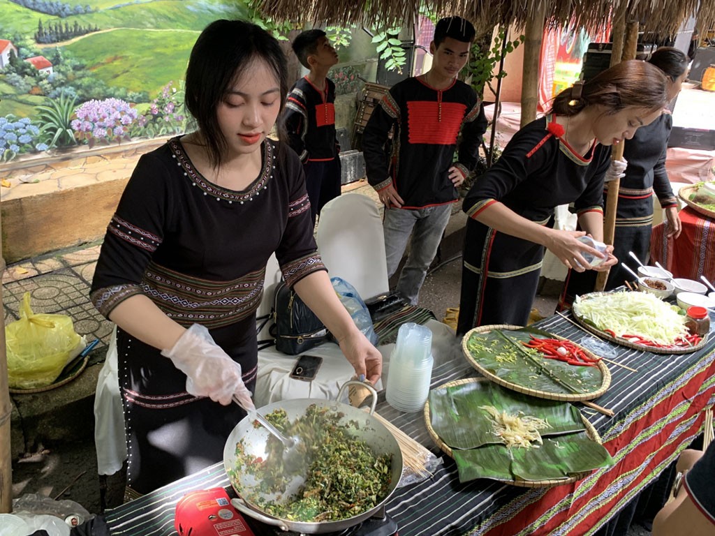 Đặc sản từ... đắng cay