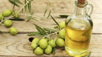 Tuyệt chiêu làm mềm da tay bằng dầu ô liu không phải ai cũng biết