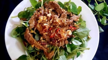 Thứ rau dại xưa chỉ người nghèo mới ăn, đem chế biến kiểu này vừa dễ làm lại tốt cho sức khỏe