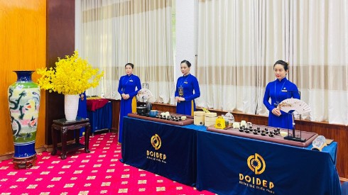 Thương hiệu Đôi Dép đồng hành cùng hội nghị cấp cao tại Long An