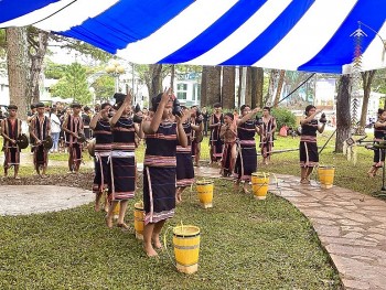 Rộn ràng liên hoan cồng chiêng và hát dân ca thanh thiếu nhi dân tộc thiểu số tại Gia Lai