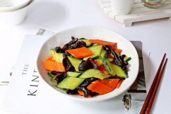 Đem 3 loại rau này xào chung cực ngon, cực bổ, loại màu đen có từ 1000 năm trước, chống được cả khối u