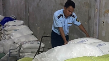 Bình Thuận: Phát hiện hộ kinh doanh đang buôn bán đường cát nhập lậu