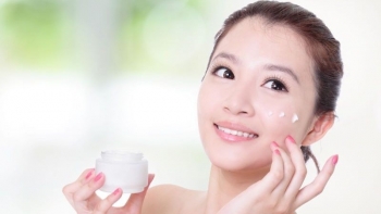 Bí quyết chọn kem dưỡng ẩm cho da mụn
