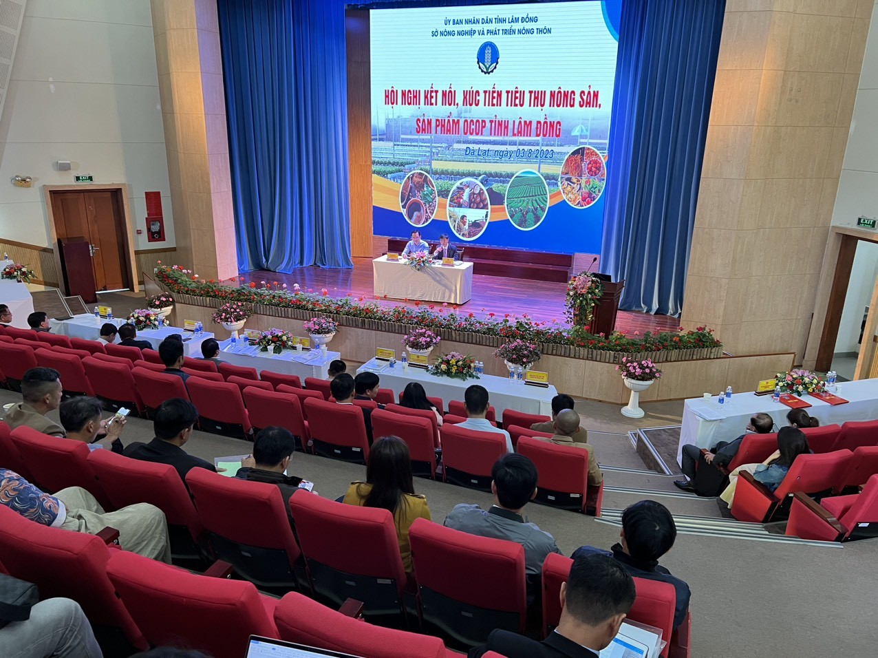 Lâm Đồng: Đẩy mạnh liên kết, tiêu thụ sản phẩm OCOP qua sàn thương mại điện tử Lâm Đồng: Đẩy mạnh liên kết, tiêu thụ sản phẩm OCOP qua sàn thương mại điện tử