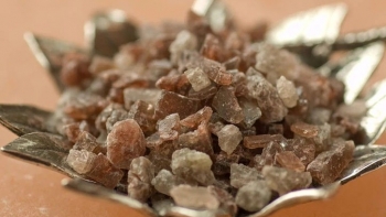 Loại muối được nung 9 lần trong lửa 1.500 độ C, giá 8 triệu đồng/kg muốn mua phải đặt trước