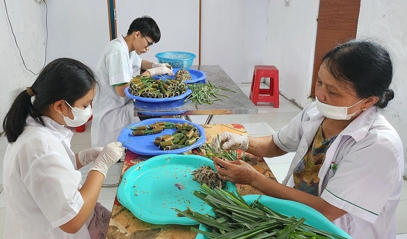 Mô hình chế biến chả ốc của Đỗ Ba Duy và HTX ốc nhồi Ninh Bình đang tạo việc làm cho  gần 10 lao động địa phương.