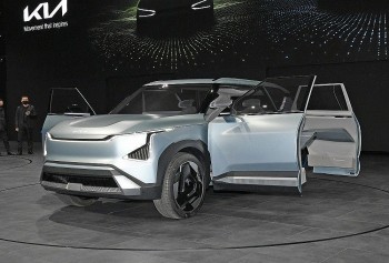 KIA EV5 hé lộ thiết kế trước ngày ra mắt