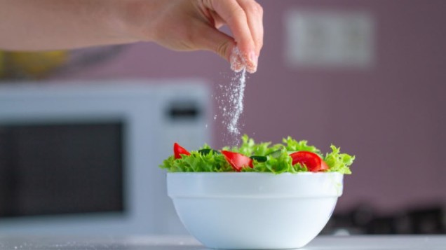 Thói quen ăn sai lầm đang âm thầm bào mòn sức khỏe của bạn