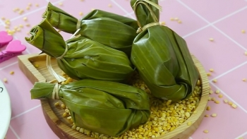 Về Hòa Bình thưởng thức món bánh uôi thơm dẻo