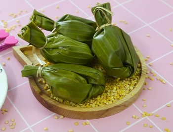 Về Hòa Bình thưởng thức món bánh uôi thơm dẻo