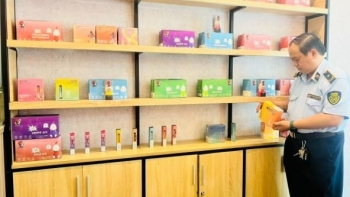 TP.HCM: Thu giữ trên 300 sản phẩm tinh dầu và thuốc lá điện tử dùng một lần