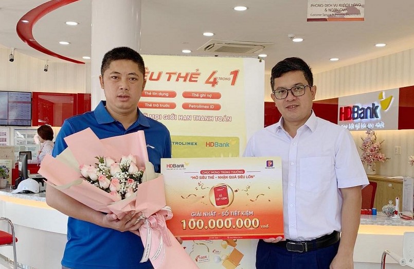 HDBank đã hoàn tất trao giải thưởng đến tận tay khách hàng trúng thưởng trong chương trình “Mở Siêu Thẻ - Nhận Quà Siêu Lớn” HDBank đã hoàn tất trao giải thưởng đến tận tay khách hàng trúng thưởng trong chương trình “Mở Siêu Thẻ - Nhận Quà Siêu Lớn”