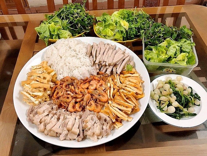 Nguyên liệu để làm món cuốn Thuỷ Nguyên. Ảnh: Kim Anh Nguyễn