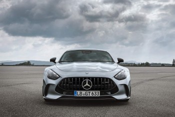 Mercedes-AMG GT 2024 ra mắt: Thay đổi từ nội thất đến ngoại thất