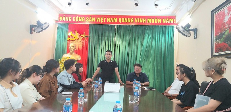 Tạp chí Thương hiệu & Sản phẩm gặp mặt sinh viên Học viện Phụ nữ Việt Nam đến kiến tập