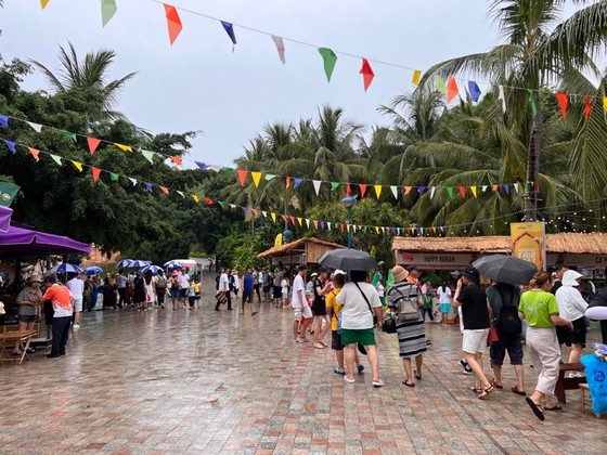 “Miền đất hội hè” VinWonders Nha Trang náo nhiệt chờ Charlie Puth biểu diễn ảnh 4