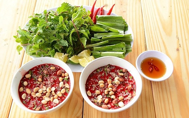 Tiết canh chứa rất nhiều mầm bệnh