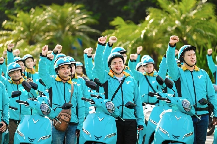 Giai đoạn đầu, dịch vụ sẽ sử dụng đồng bộ dòng xe máy điện VinFast Feliz S sơn màu xanh Cyan đặc trưng của Xanh SM.