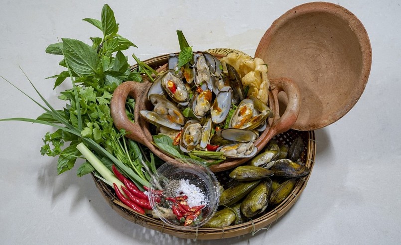 Chem chép thường được chế biến các món xào như: xào lá quế, xào hành tiêu hay sa tế.