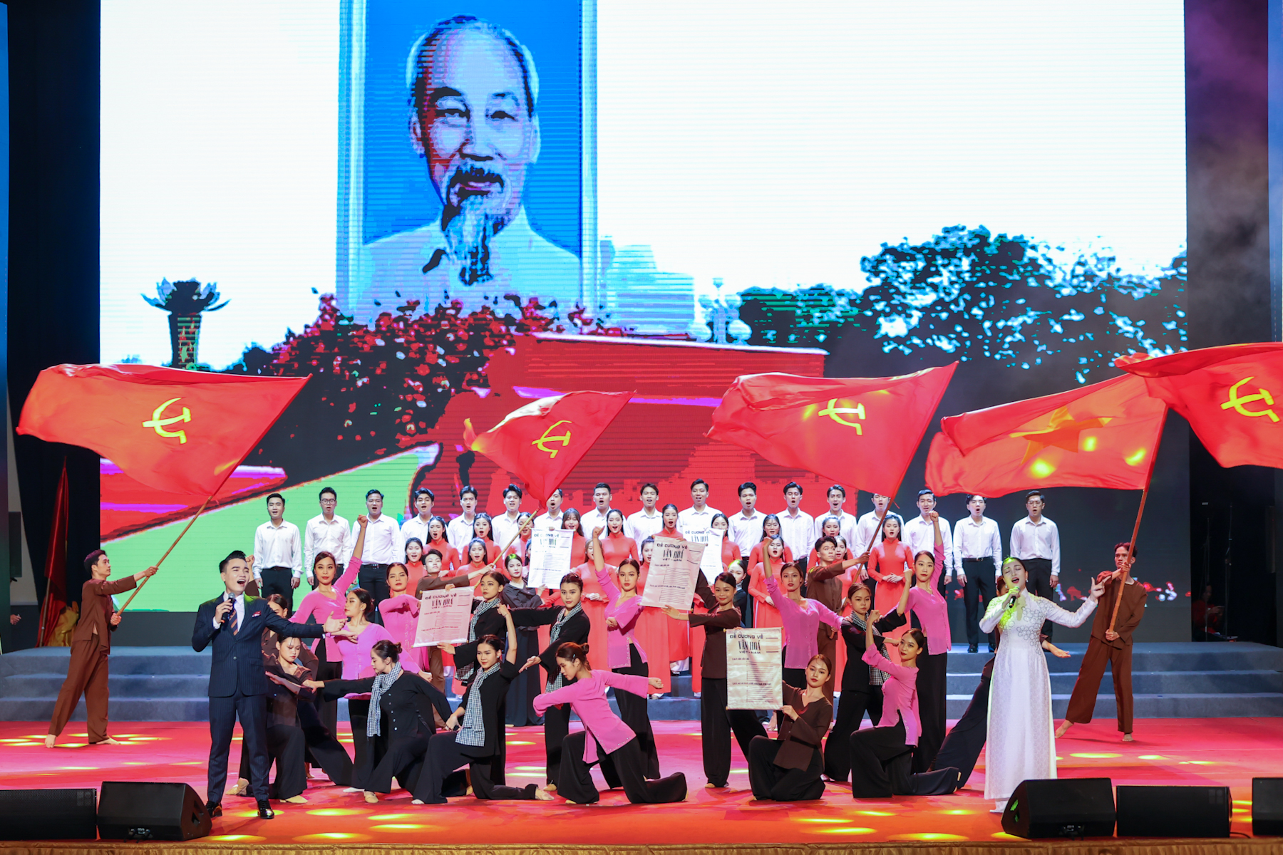 Thủ tướng: Văn hóa là nền tảng tinh thần, nguồn lực nội sinh, động lực đột phá cho sự phát triển