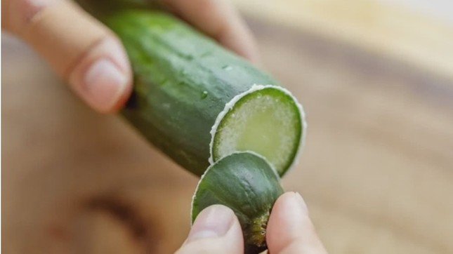 Ăn dưa chuột bị đắng có sao không?